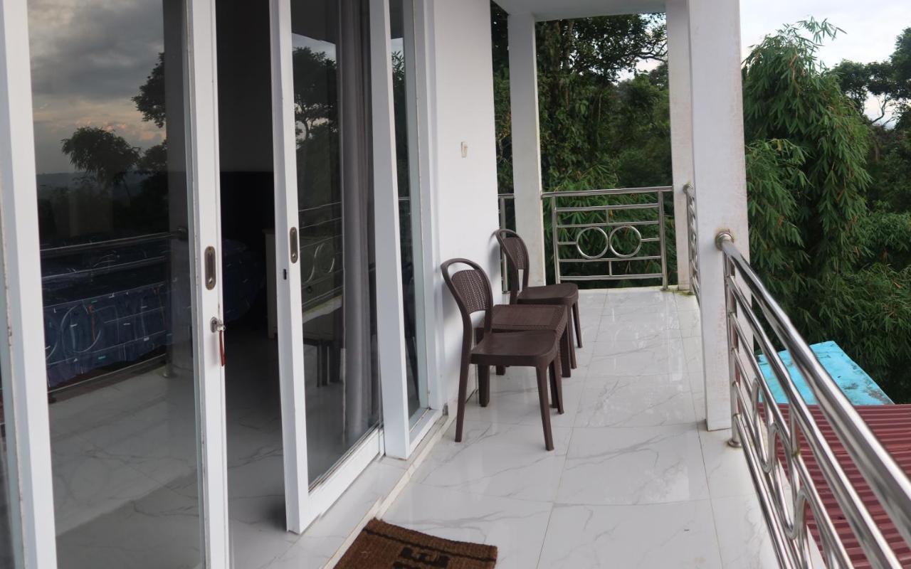 Narwastu Hills Hotel Tomohon Exterior photo